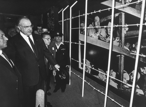 Helmut Kohl at Yad Vashem (1984)